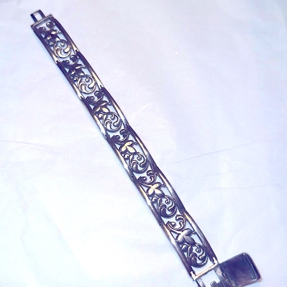 SIlPADA B1462 Sterling Silver Floral Vine Filigree Link Panel Sterling Bracelet - Picture 6 of 10